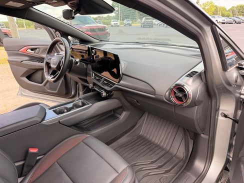 Used 2024 Chevrolet Equinox EV RS FWD image 28