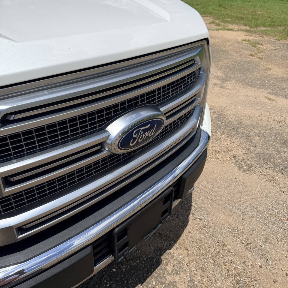 Used 2015 Ford F150 Platinum w/ Equipment Group 701A Luxury AWD/4WD image 12