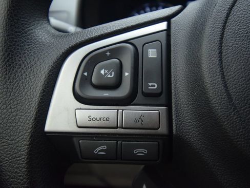 Used 2017 Subaru Forester 2.5i Premium AWD/4WD image 36