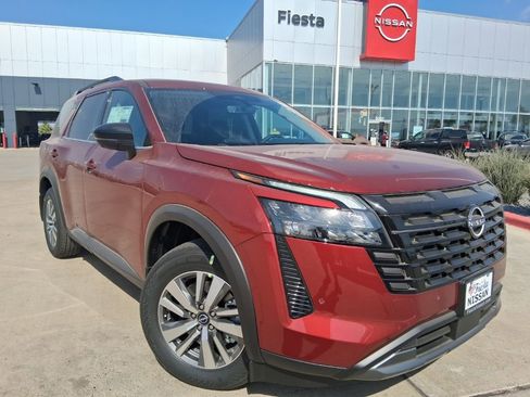 New 2026 Nissan Pathfinder SL AWD/4WD image 1