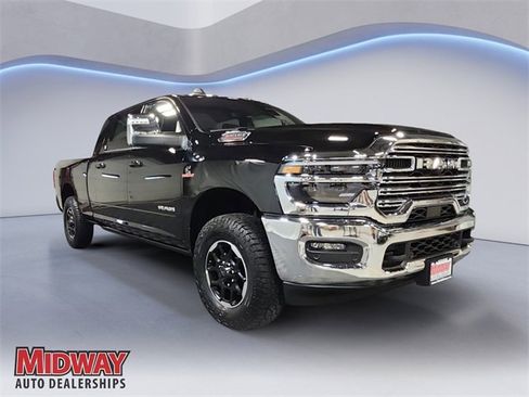 New 2025 RAM 3500 Laramie image 7