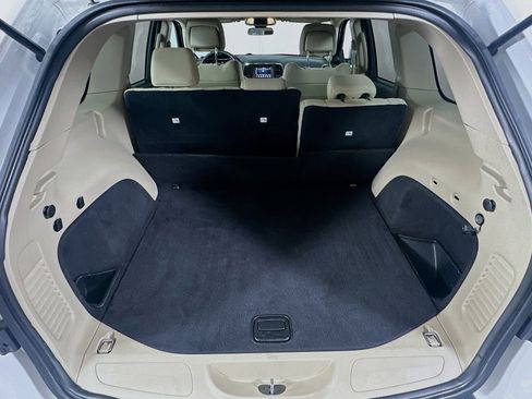 Used 2018 Jeep Grand Cherokee Laredo image 26