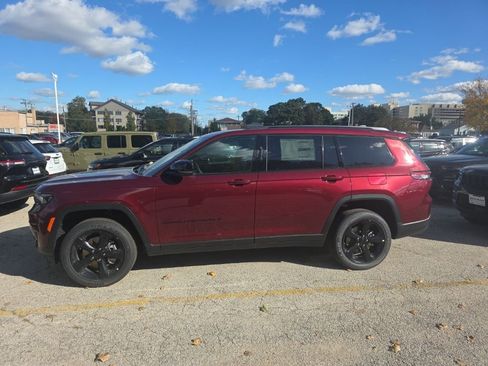 New 2025 Jeep Grand Cherokee L Altitude AWD/4WD image 5