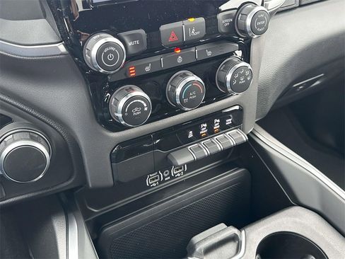 New 2026 RAM 1500 4x4 Crew Cab image 15