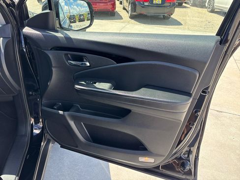 Used 2018 Honda Pilot Touring image 31