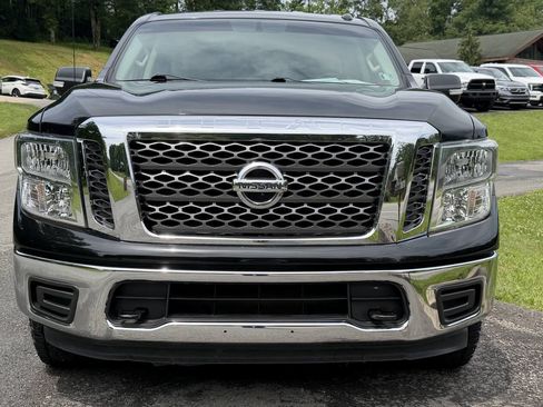 Used 2018 Nissan Titan SV AWD/4WD image 2