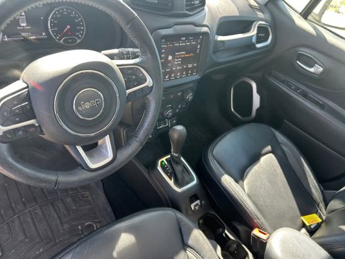 Used 2019 Jeep Renegade Latitude w/ UConnect 8.4 Nav Group AWD/4WD image 11