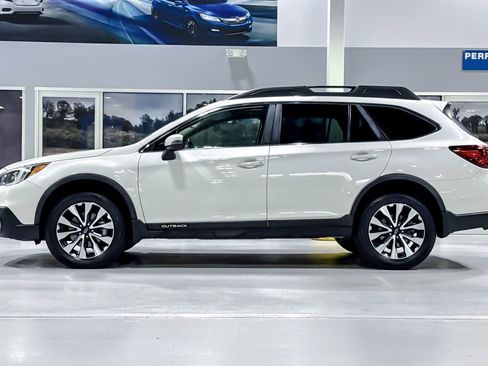 Used 2017 Subaru Outback 2.5i Limited AWD/4WD image 2