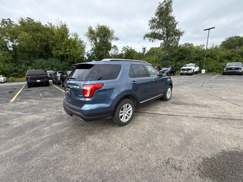 Used 2019 Ford Explorer XLT w/ Equipment Group 202A AWD/4WD image 27