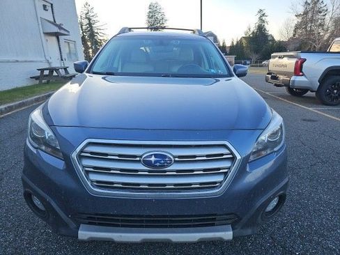 Used 2017 Subaru Outback 2.5i Limited image 2