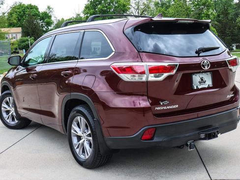 Used 2015 Toyota Highlander XLE AWD/4WD image 16