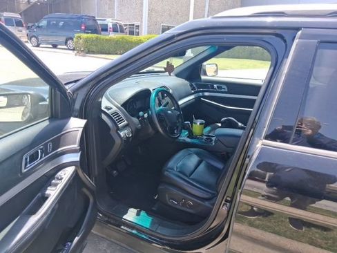 Used 2016 Ford Explorer XLT w/ Equipment Group 202A FWD image 7