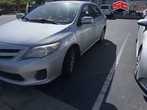 Used 2011 Toyota Corolla LE FWD image 1