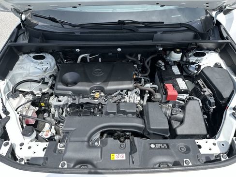 Used 2022 Toyota RAV4 XLE FWD image 13