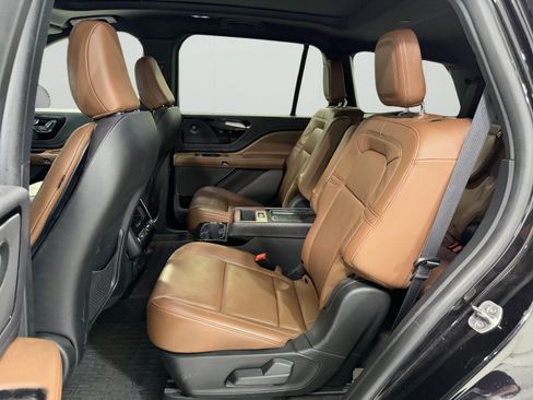 Used 2022 Lincoln Aviator Reserve w/ Equipment Group 201A RWD image 12