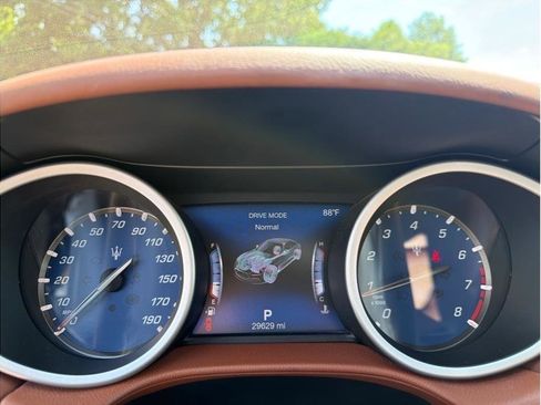 Used 2018 Maserati Ghibli RWD image 15
