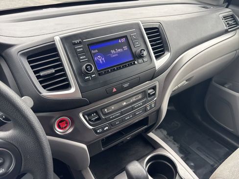 Used 2018 Honda Pilot LX image 16