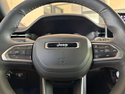 Used 2025 Jeep Compass Limited AWD/4WD image 28