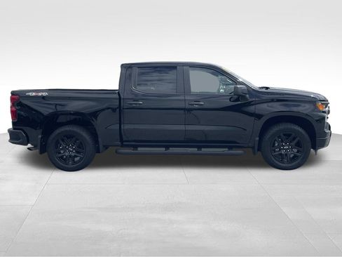 Used 2023 Chevrolet Silverado 1500 Custom w/ 2.7L Blackout Package AWD/4WD image 2