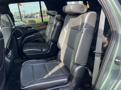 Used 2024 Cadillac Escalade Premium Luxury image 25