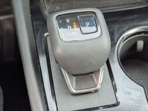 Used 2021 Nissan Rogue SV image 14