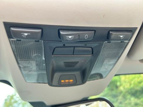 Used 2012 Volvo C70 T5 image 23