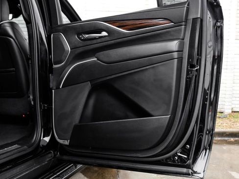 Used 2021 Cadillac Escalade ESV Premium Luxury image 52