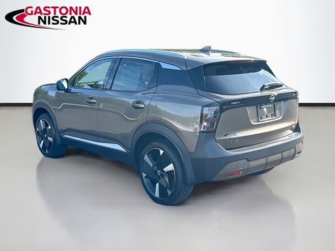 Used 2025 Nissan Kicks SR FWD image 6