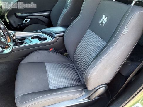 Used 2022 Dodge Challenger R/T Scat Pack w/ Driver Convenience Group image 19