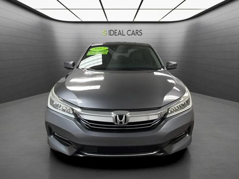 Used 2017 Honda Accord Touring image 8