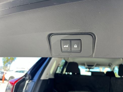 Used 2025 Nissan Rogue SV image 23