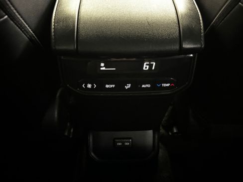 Used 2024 Toyota Highlander XLE AWD/4WD image 36
