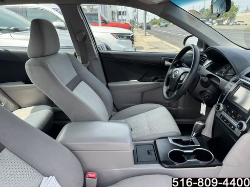 Used 2014 Toyota Camry LE FWD image 28