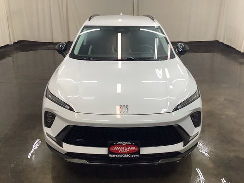 Used 2025 Buick Envision Sport Touring image 3