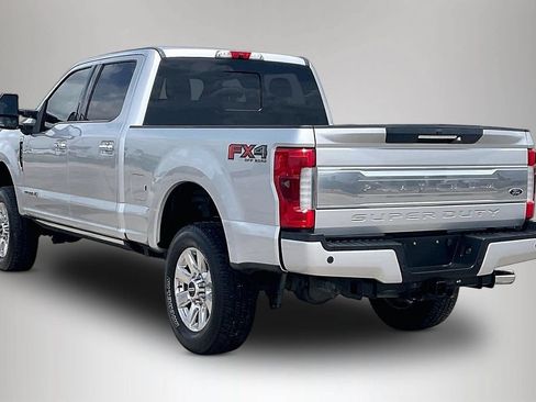 Used 2017 Ford F250 Platinum w/ FX4 Off-Road Package AWD/4WD image 4