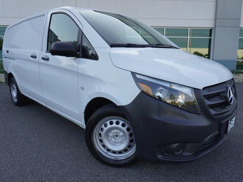 Used 2019 Mercedes-Benz Metris image 1