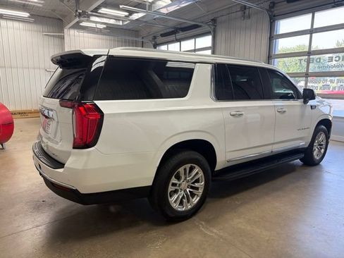Used 2023 GMC Yukon XL SLT w/ SLT Luxury Package AWD/4WD image 5
