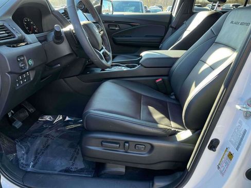 Used 2025 Honda Ridgeline Black Edition image 15