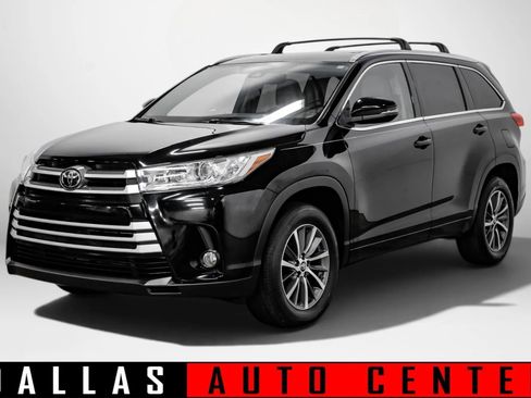 Used 2018 Toyota Highlander XLE FWD image 3