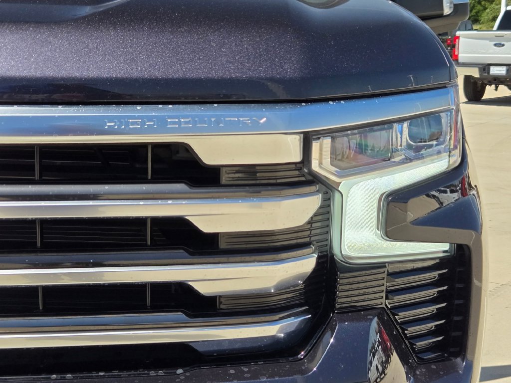 Used 2024 Chevrolet Silverado 1500 High Country w/ High Country Premium Package AWD/4WD image 32