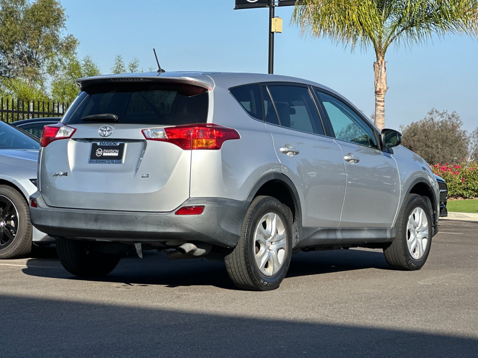 Used 2015 Toyota RAV4 LE FWD image 3