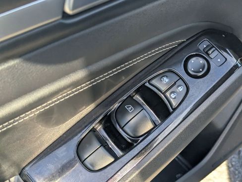 Used 2022 Nissan Altima 2.5 SV w/ SV Premium Package image 22