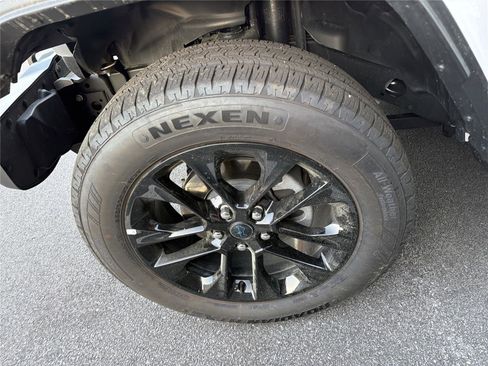 Used 2025 Jeep Wrangler Sahara image 9