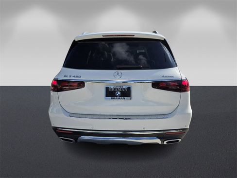 Used 2025 Mercedes-Benz GLS 450 4MATIC image 5