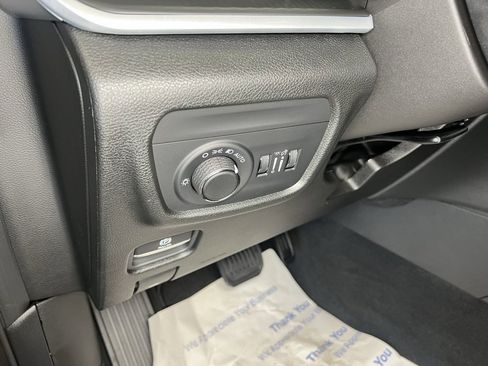 New 2025 Jeep Grand Cherokee L Laredo image 16