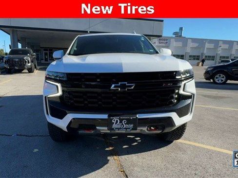 Used 2023 Chevrolet Suburban Z71 image 3