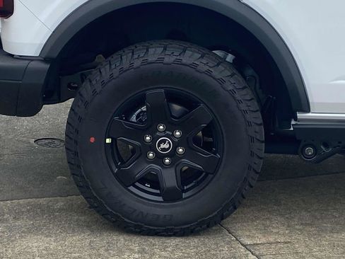 New 2025 Ford Bronco Big Bend w/ Black Diamond Package image 9