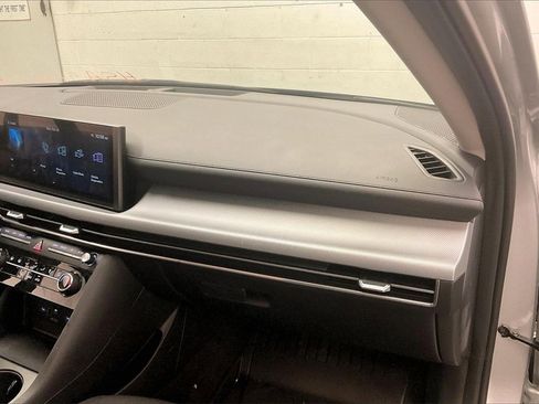 Certified 2025 Hyundai Sonata SE image 14