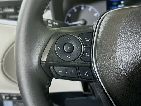 Used 2024 Toyota Corolla Cross LE FWD image 16