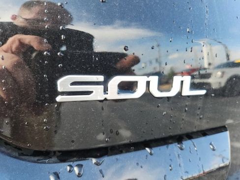Used 2023 Kia Soul GT-Line w/ GT-Line Technology Package FWD image 19